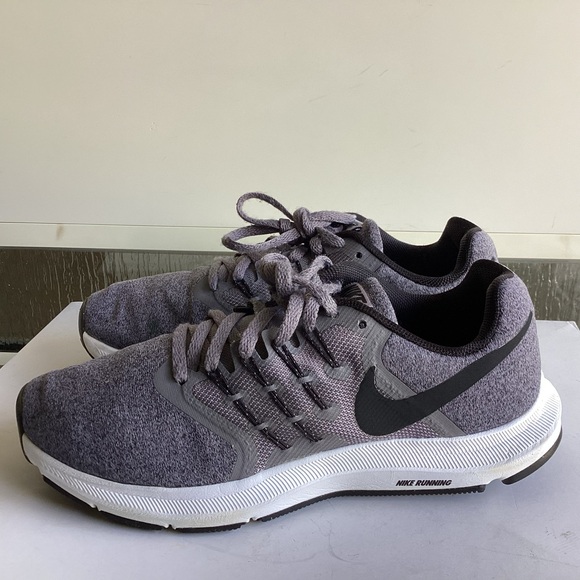 Nike Run Swift Gunsmoke Women’s Size 7.5 - Picture 2 of 10